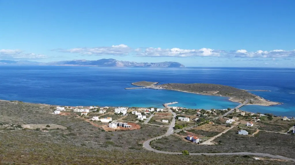 Diakofti - der Haupt- und Fährhafen von Kythira