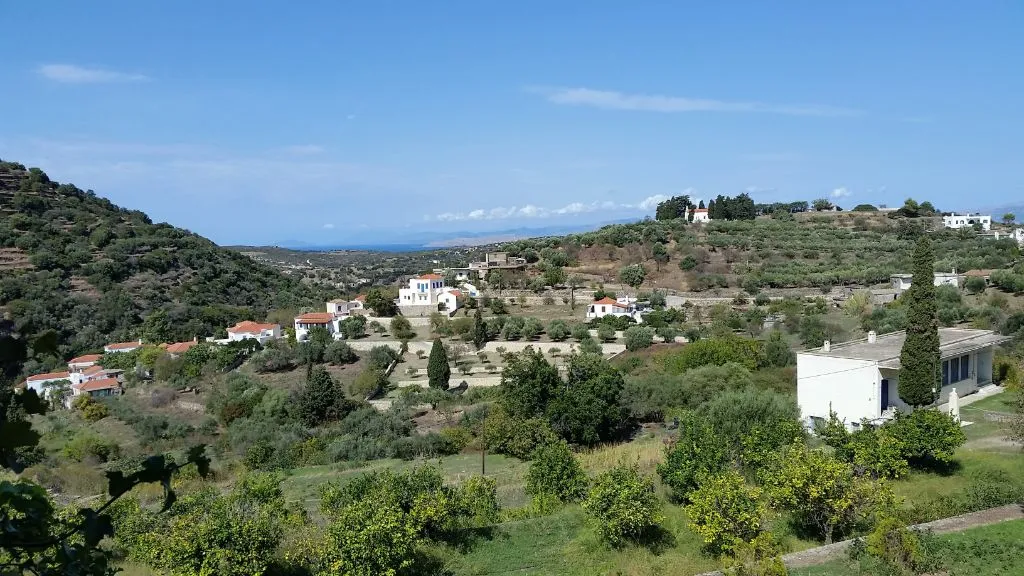 Karavas - ein Dorf in den Hügeln des Nordens der Insel