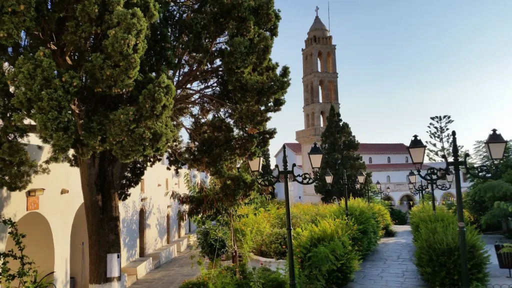 Kloster Myrtidia - der religiöse Mittelpunkt der Insel